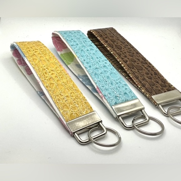 Wristlet Keychain, Wrist Lanyard Key Chain, Car Keychain and pendant - Picture 8 of 16